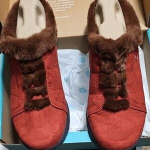 Bzees Womens Golden Cozy Faux Fur Trim Comfort Slide Slippers